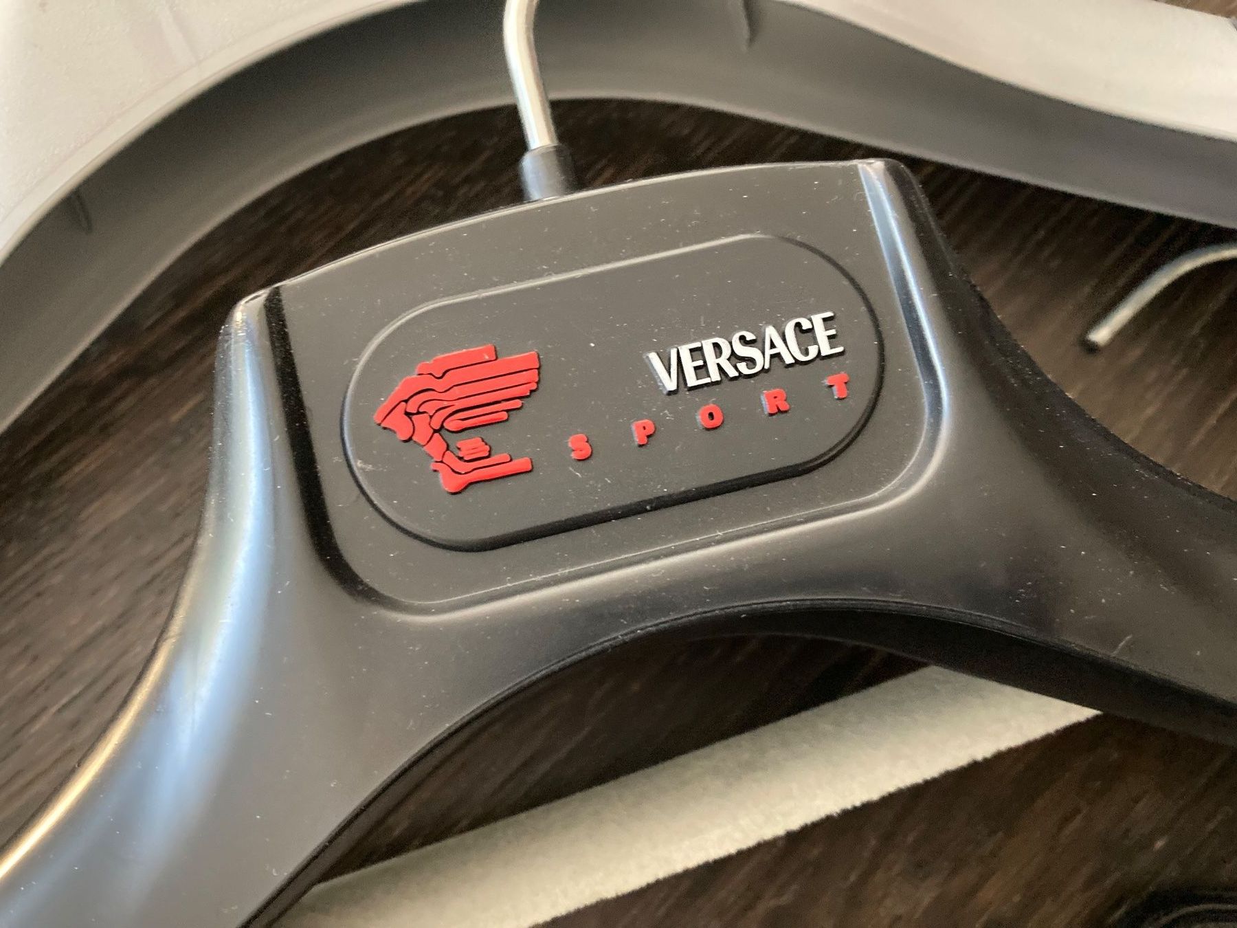Appendiabiti: 4x Kleiderbügel von Versace – Usato da Zürich venduto da einefreude 2