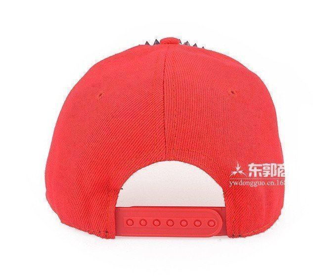 Copricapi, berretti & cappellini: Basecap Skull Nieten DUNKELGELB Schädel Baseballcap Mütze – Nuovo e nell'imballaggio originale da Dättlikon venduto da easythings 2