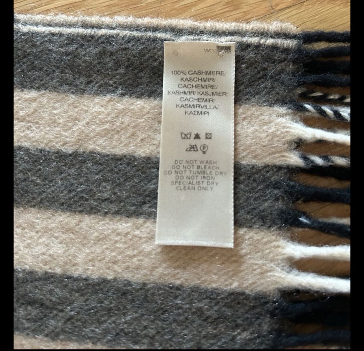 Burberry Foulard & Sciarpe: Burberry Schal  – Usato da Reinach BL venduto da LejEm 3