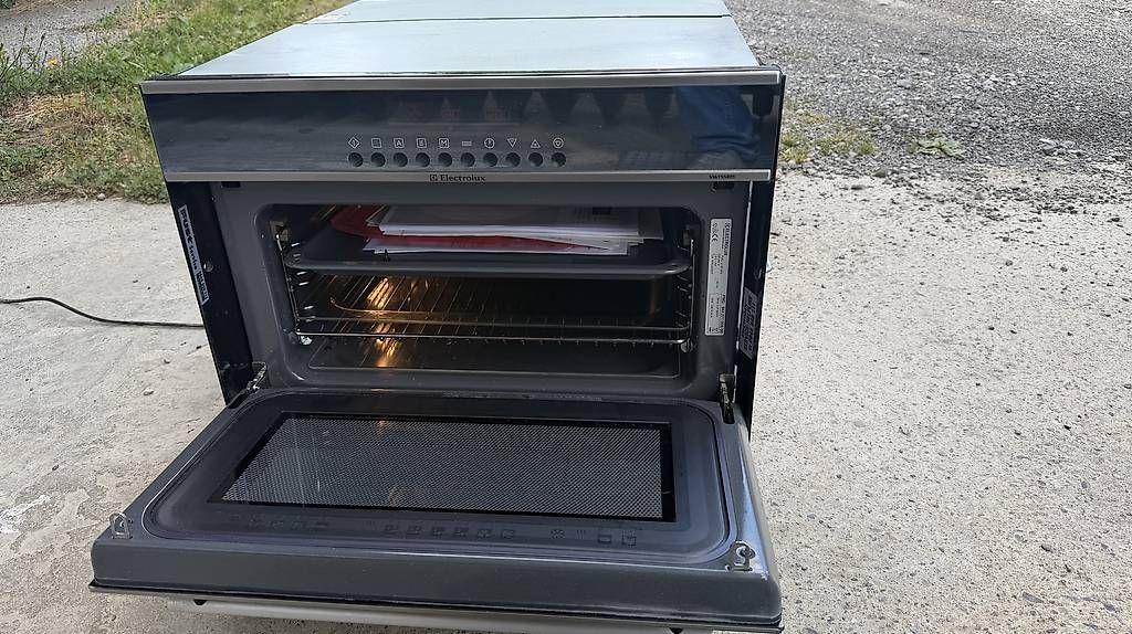 Electrolux Appareils de cuisine: Electrolux Backofen mit Mikrowelle – D'occasion à Künten par buli76 3