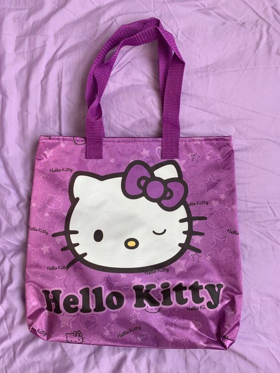 SAC BANDOULIÈRE CŒUR HELLO KITTY © SANRIO