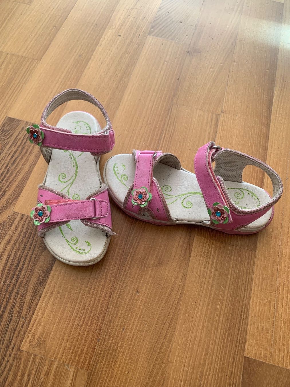 Scarpe per ragazze: Schöne Mädchensandale Grösse 30 – Usato da Ostermundigen venduto da des_t9vv