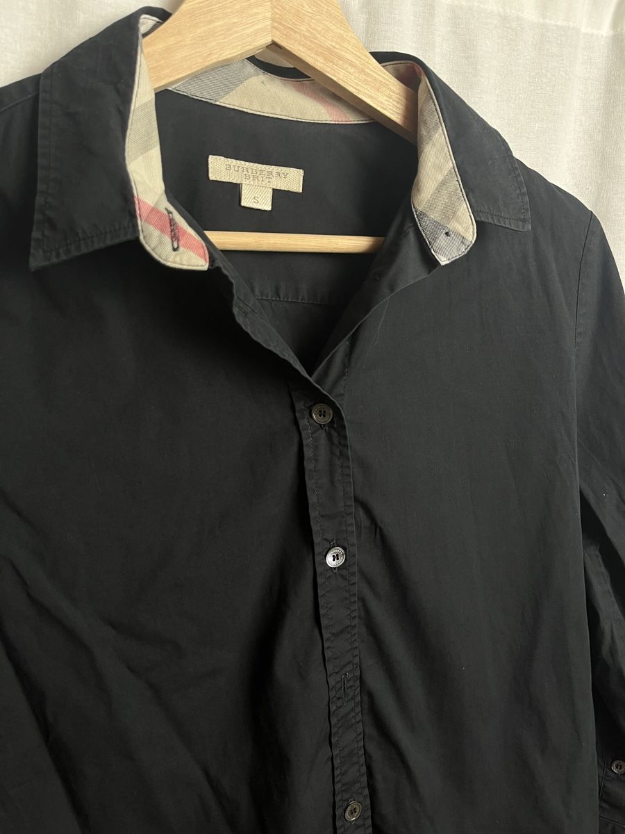 Burberry Camicette: Chemisier Burberry noir – Nuovo (secondo la descrizione) da Les Avanchets venduto da lunedeneige.shop 1