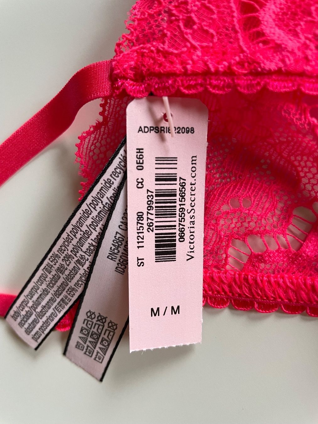 Victoria's Secret Altra biancheria intima: Victoria’s Secret V-String Thong M NEW – Nuovo e nell'imballaggio originale da Dübendorf venduto da VSAngel 2