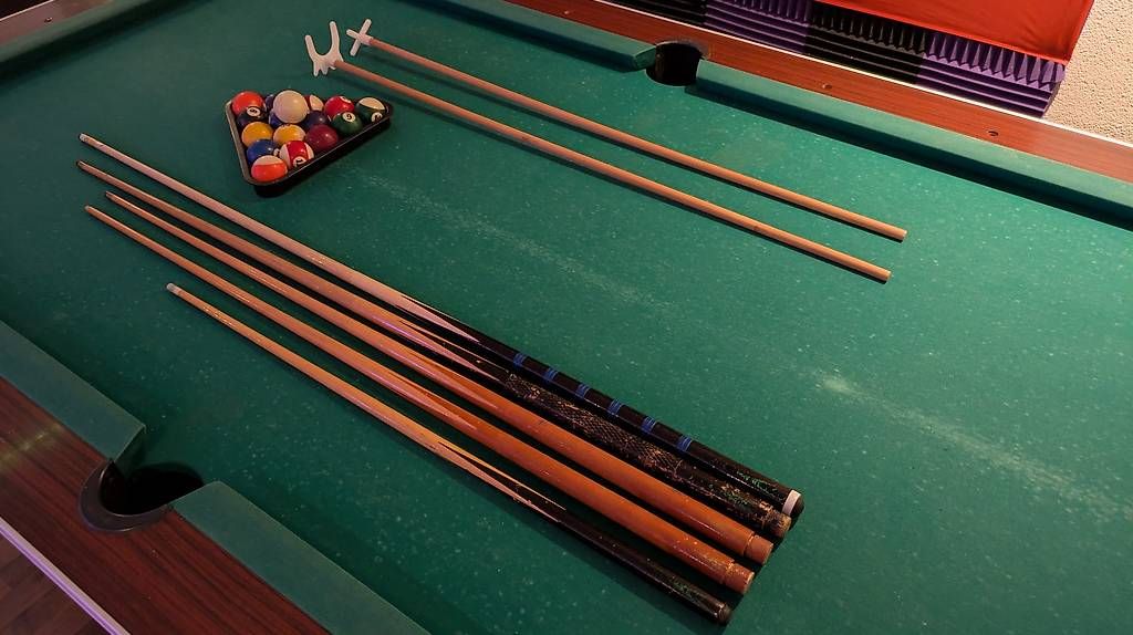 Tables de billard: Billardtisch 8-Fuss – D'occasion à Richterswil par universeONE 3