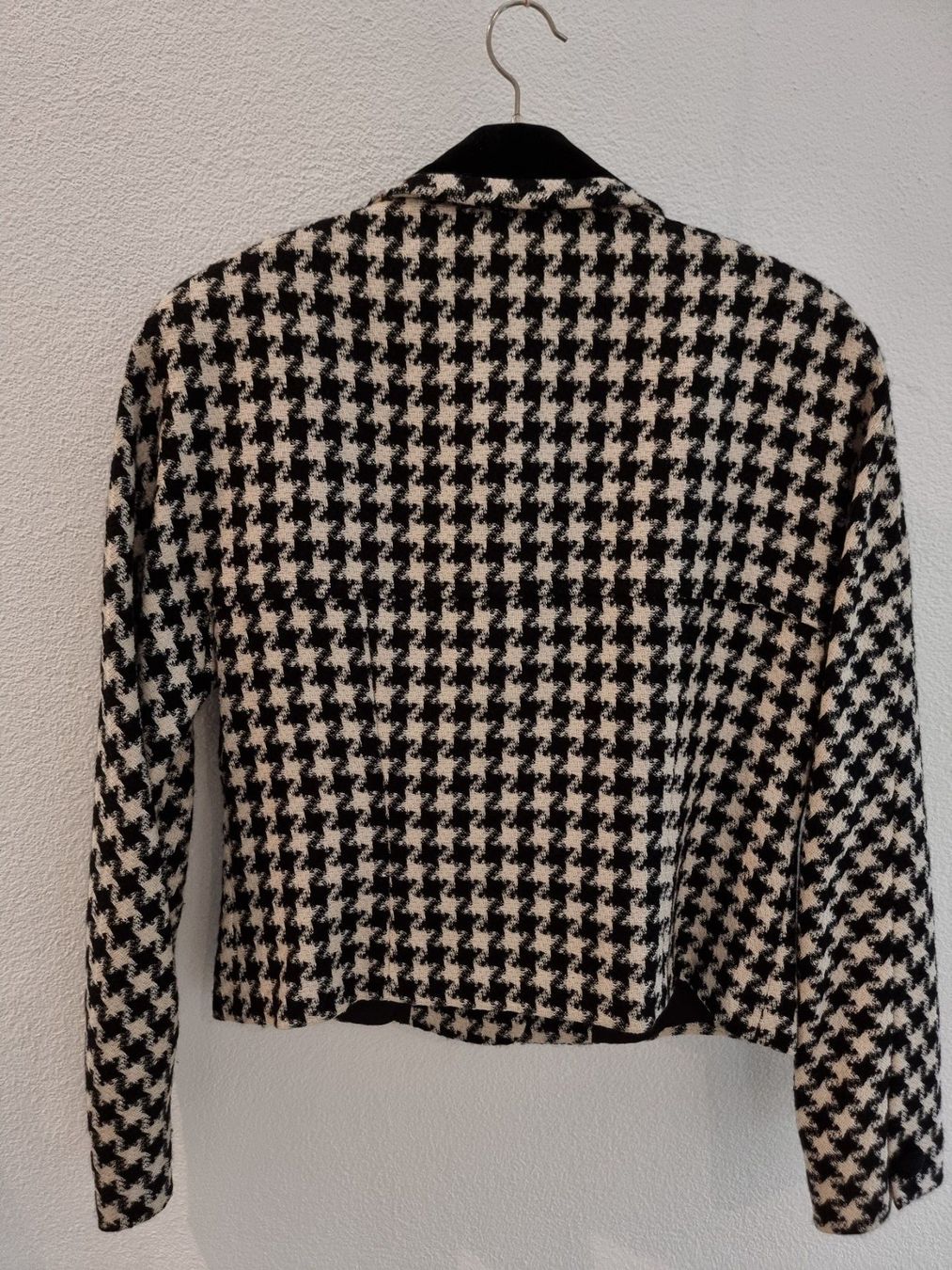 Bouclé-Jacke aus dem Hause Karl Lagerfeld (D'occasion) à Widen pour CHF ...