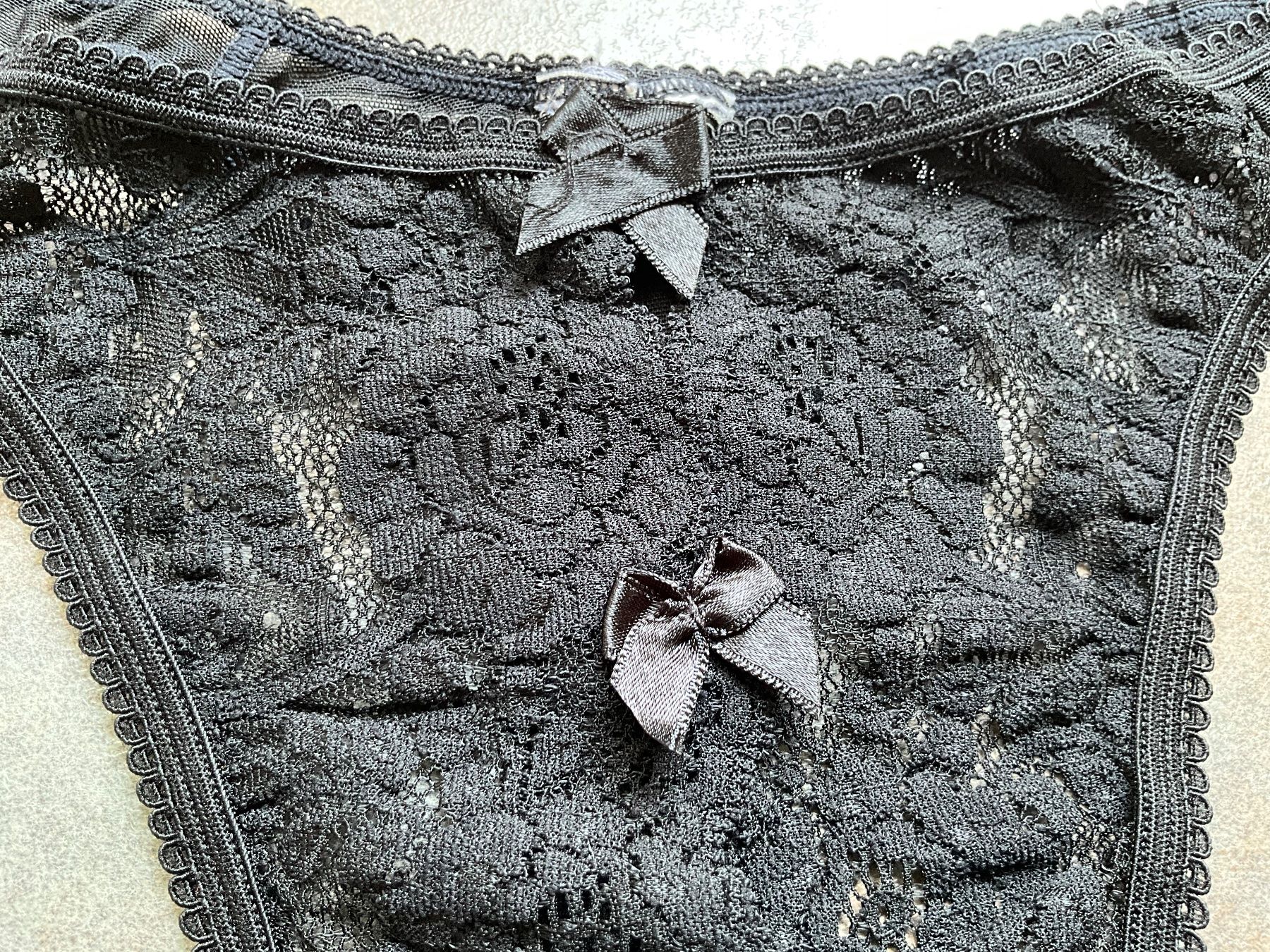 Altra biancheria intima: String ouvert Farbe schwarz Neuwertig Größe S – Usato da Basel venduto da elster1986