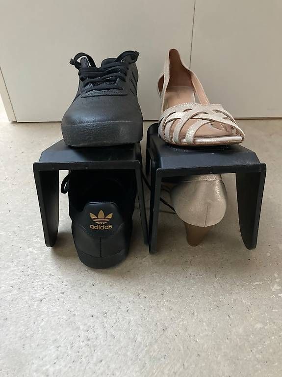 Ladenausstattungen & Messebau: 35 Shoestackers / Empileur de chaussures / Schuhstapler – Gebraucht aus Chambésy von Yvedi 4
