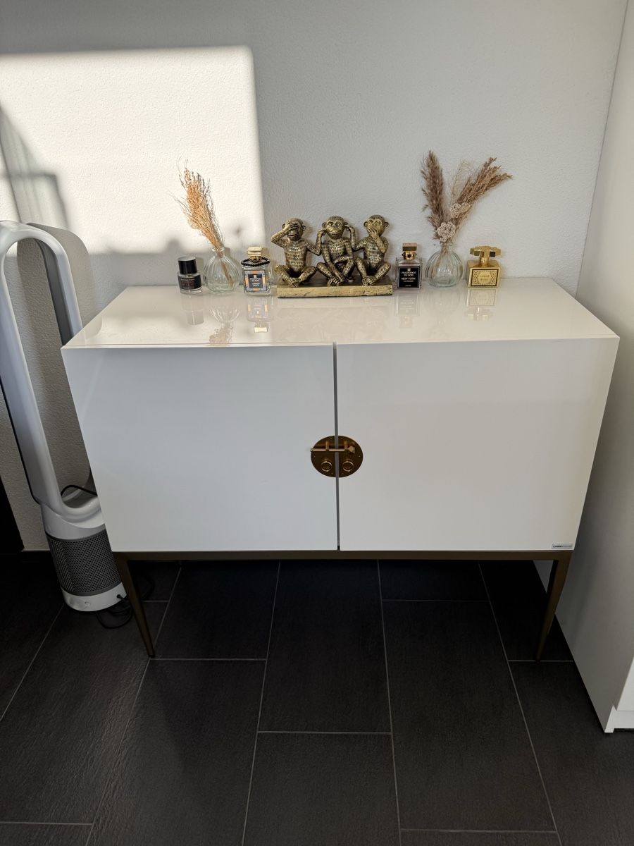 Kommoden: Sideboard mit Messingfarbigen Griff und Füsse – Gebraucht aus Oftringen von Trainer90