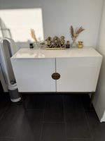 Sideboard mit Messingfarbigen Griff und Füsse