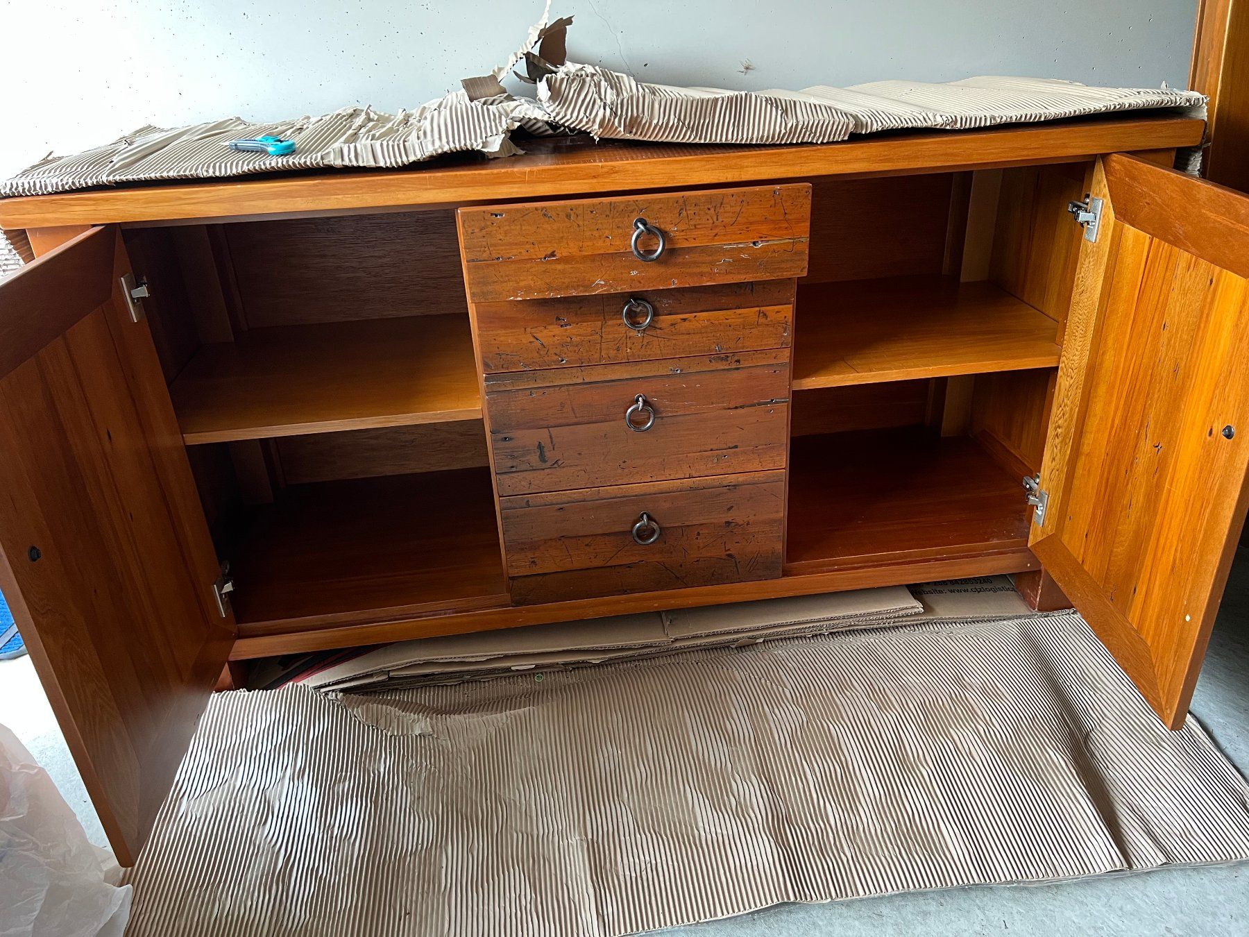 Tavoli: Massivholztisch und Sideboard – Usato da Reinach BL venduto da ianhoke 2