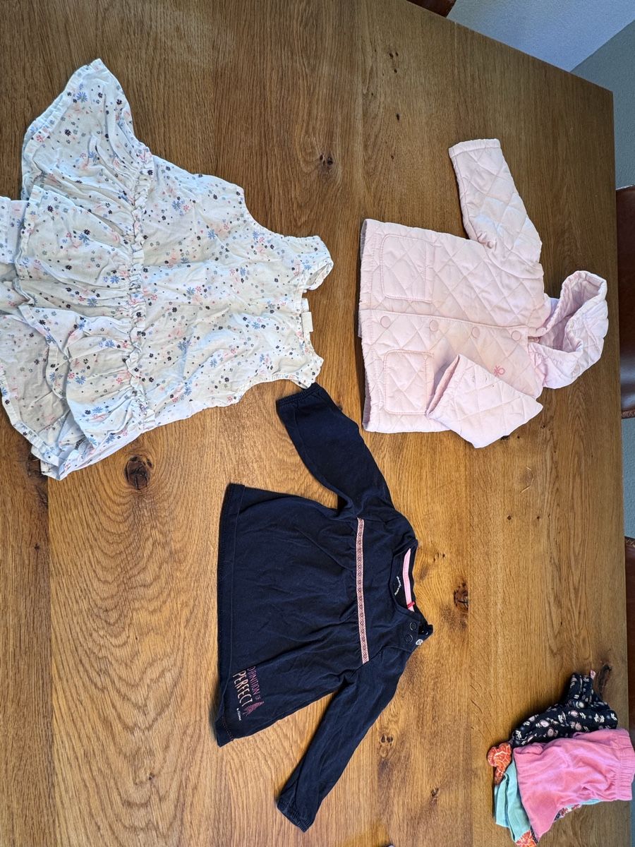 Lotti & Set di vestiti: Mädchenkleiderpaket ca Gr. 80/86 Sommer  – Usato da Niederbüren venduto da Oetschli 5