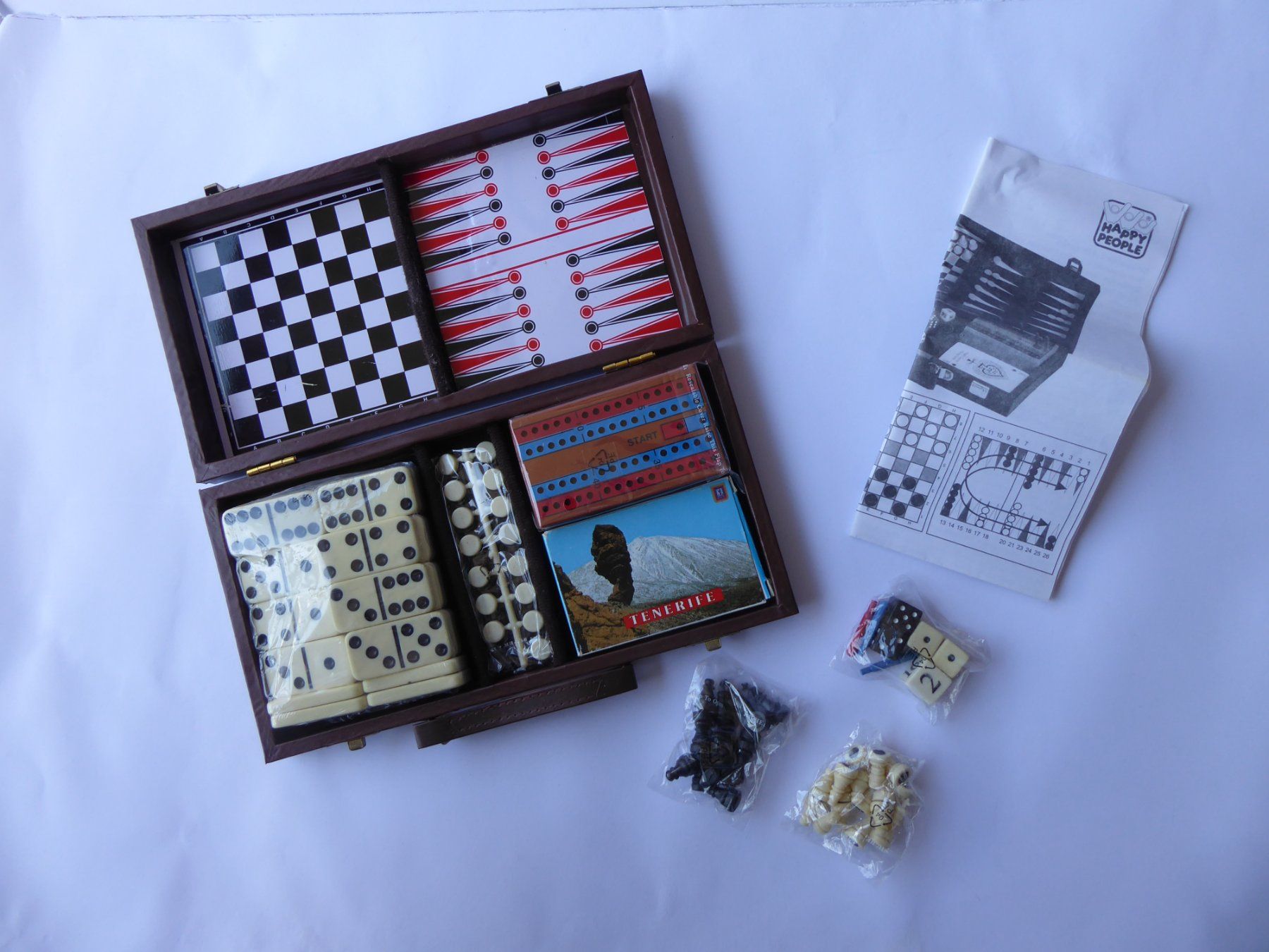Giochi: 6 Magnetic Reisespiel Schach, Backgammon, Dame, Cribbage... – Usato da Turbenthal venduto da Panau