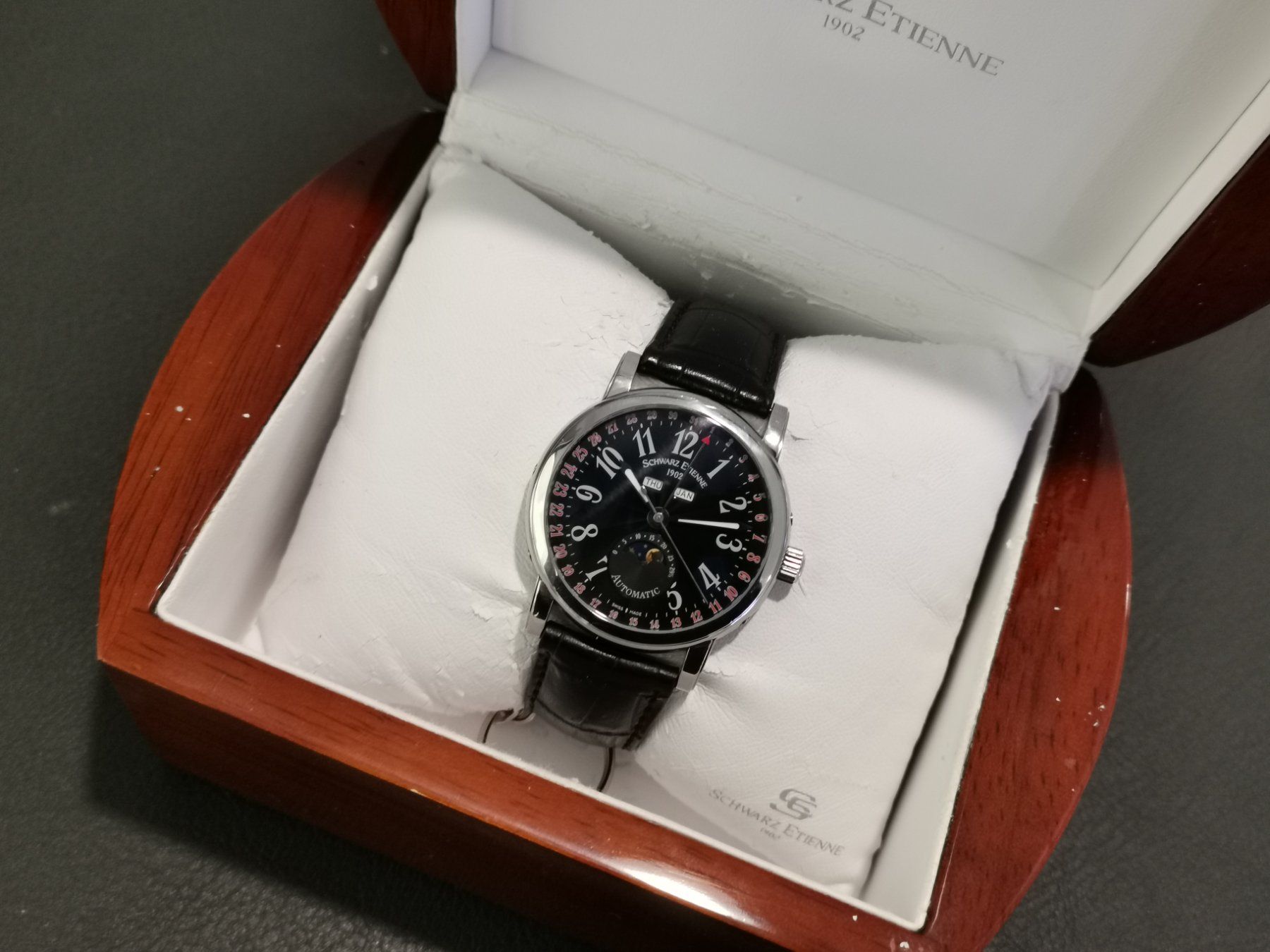 Uhren: Schwarz Etienne Roma Tripel Kalender – Gebraucht aus Zürich von Stargold-Uhren 9