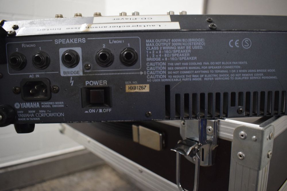 Yamaha EMX 3000 Powered Mixer mit Alu Case Kaufen auf Ricardo