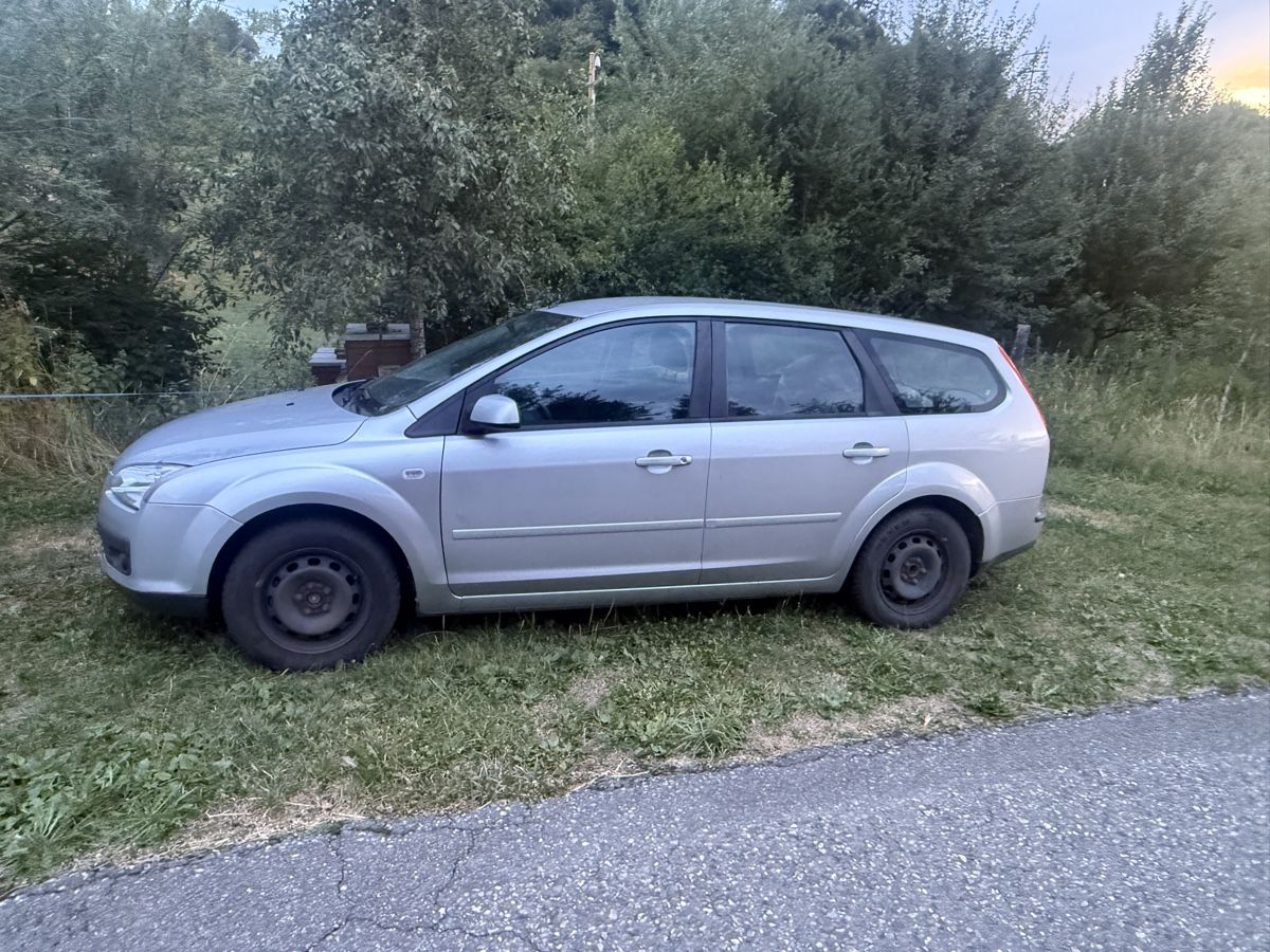 Ford Automobili: Ford Focus Kombi Ab Mfk – Usato da Oftringen venduto da los_9vn8 2