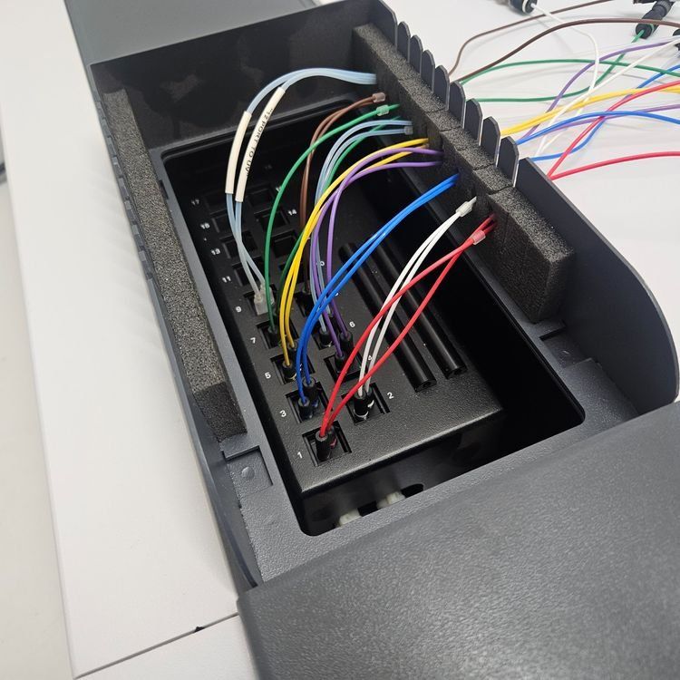 Accessori da laboratorio: Agilent Carry 60 - G6860A UV-Vis – Usato da Niederdorf venduto da LeptonAG_Labor 4