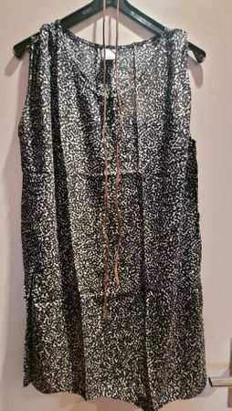 Schönes Sommerkleid, schwarz-weiss gemustert, Gr. 40 (L)