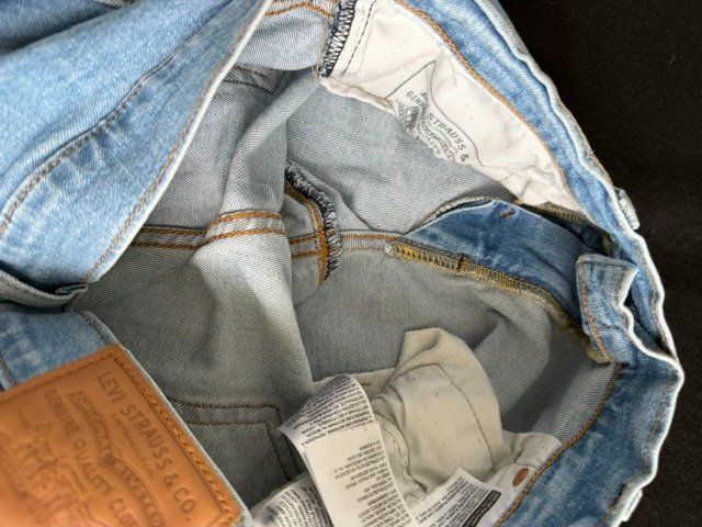 Levi's Jeans: Herren Jeans Levis, Gr. 30/32, hellblau – Usato da Birmensdorf ZH venduto da Sacama888 6