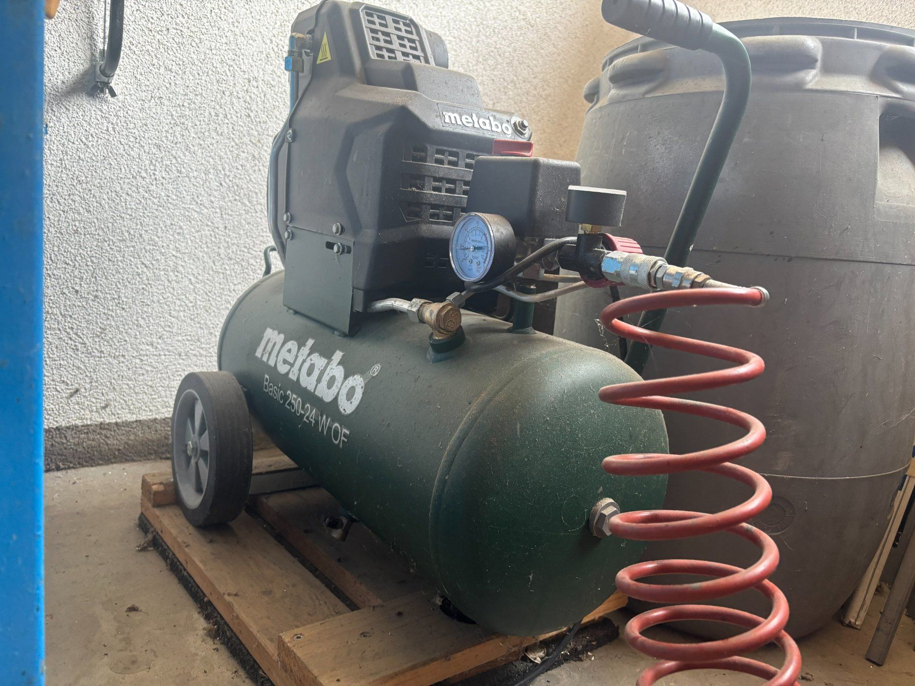 Metabo Kompressoren: Metabo Luftkompressor Basic 250-24 W OF – Gebraucht aus Adligenswil von con_cq8r