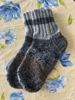100% Schurwolle Socke Herr 41/42 mehrfarbig handgestrickt