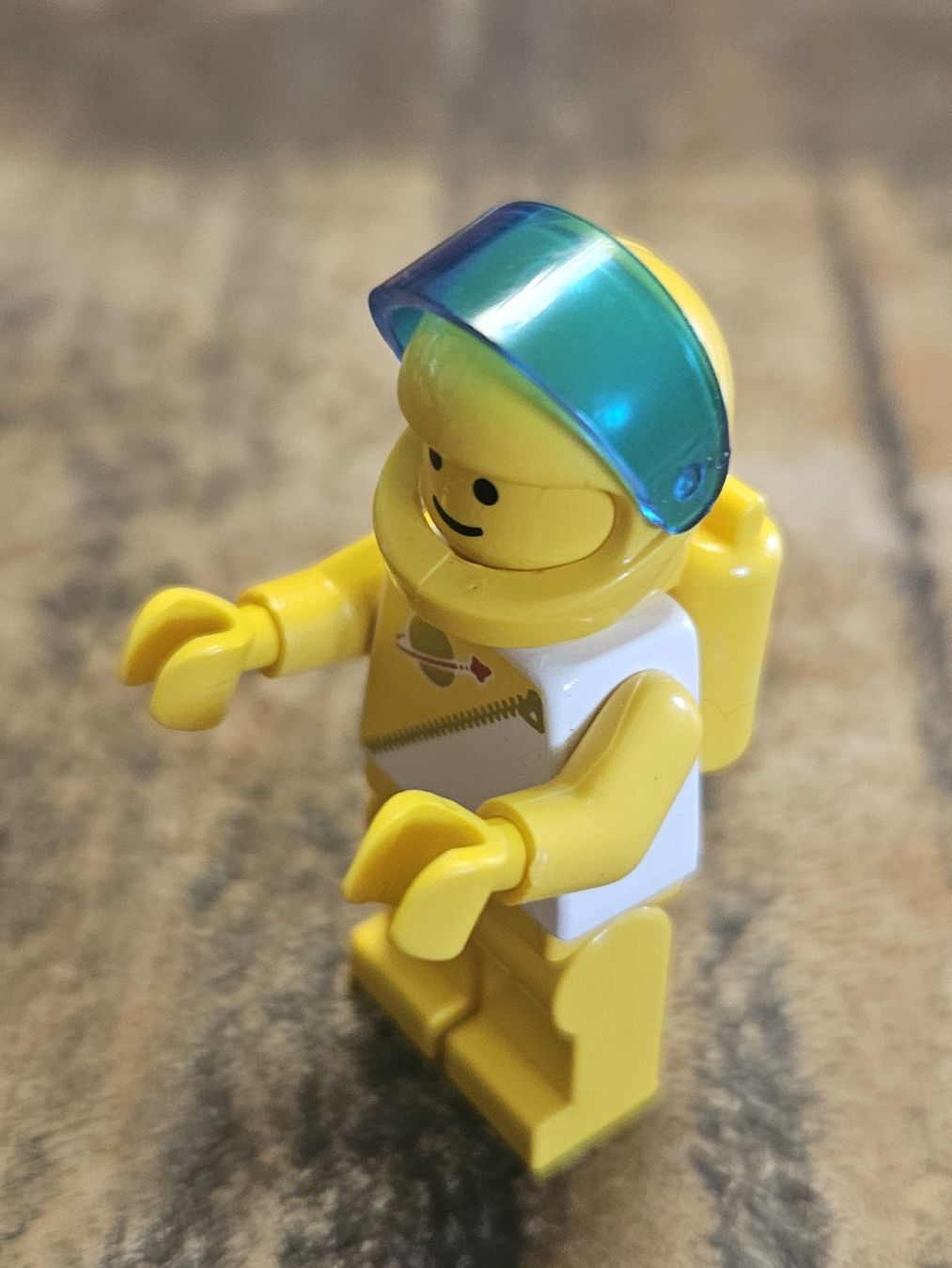 Lego Baukästen: lego figurine space sp016 Futuron - Yellow – Gebraucht aus Confignon von Ecrofigs 2