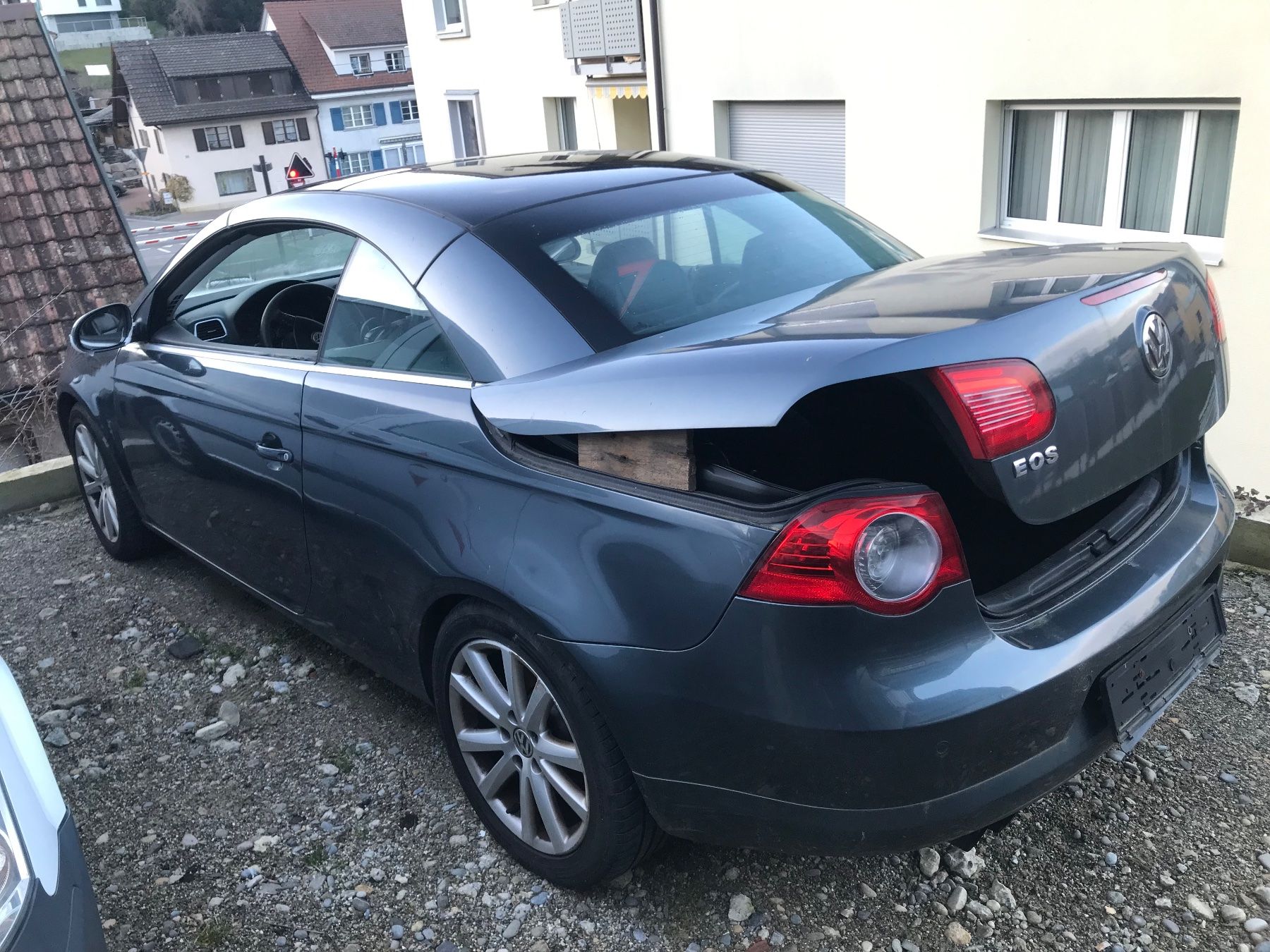 VW Automobili: VW Eos 2.0 TFSI Ersatzteilträger oder Einzelteile – Usato da Niederdorf venduto da Verwerte-sinnvoll 2