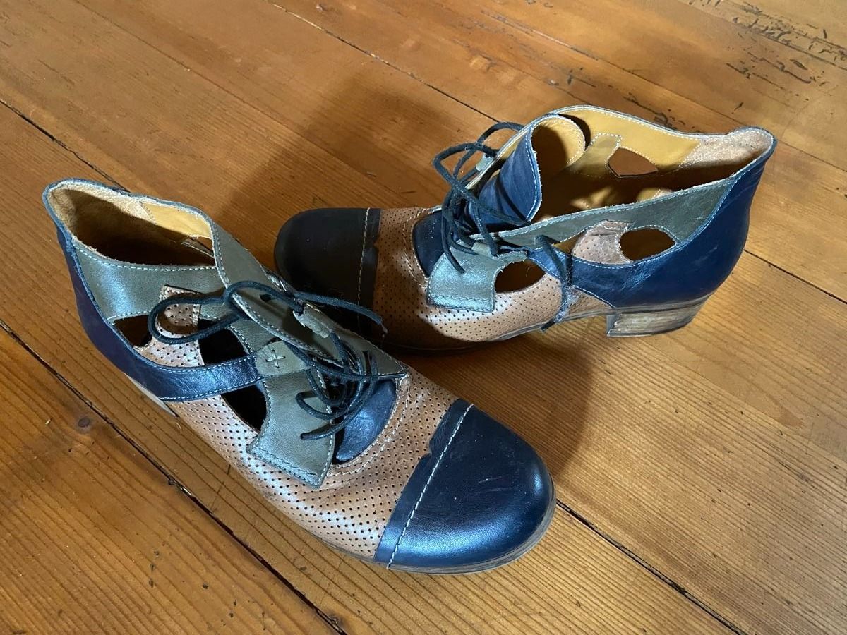 Chaussures femmes: Spezielle Stiefeletten 37 – D'occasion à Heimenschwand par marlies-033
