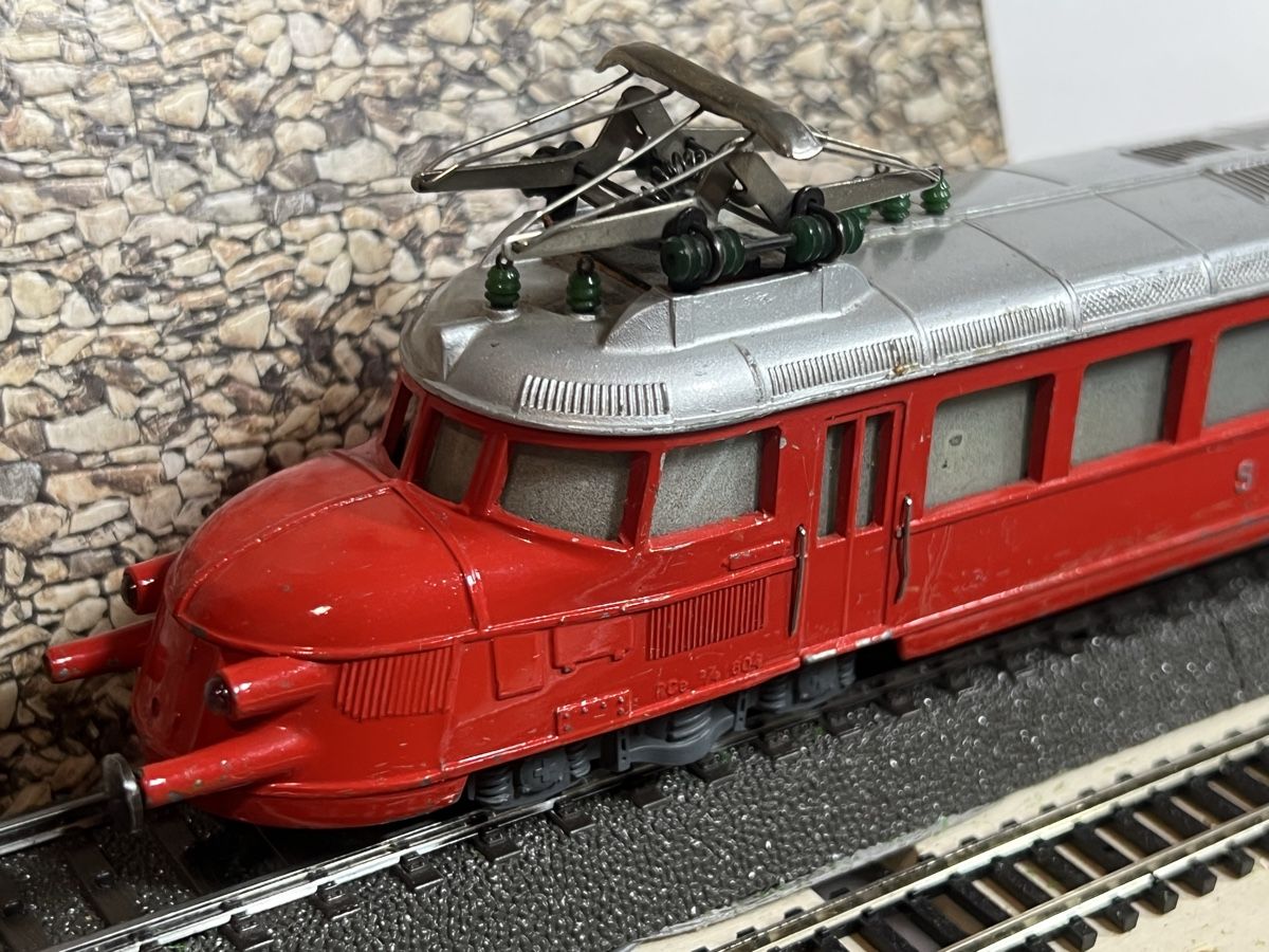 SBB/CFF/FFS Modelleisenbahnen: SBB roter Pfeil – Gebraucht aus Dübendorf von Troggy
