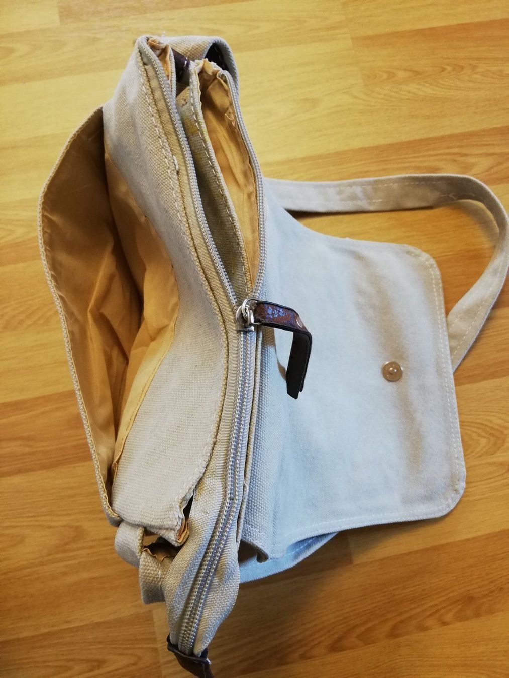 Borse: Tasche, Umhängetasche, cooles Design – Nuovo (secondo la descrizione) da Davos Platz venduto da wauwauin 6