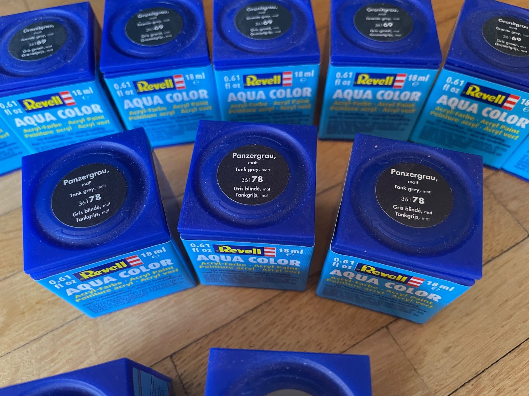 Colori: REVELL AQUA COLOR - ACRYL FARBEN – Nuovo e nell'imballaggio originale da Egg b. Zürich venduto da underworld 4