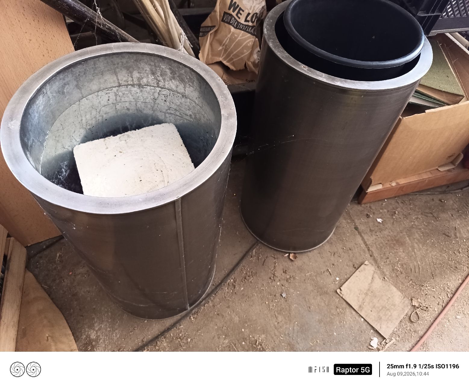 Pots de fleurs: Blumentöpfe mit Decko Metalschutzmantel – D'occasion à Kloten par Mogli007 1