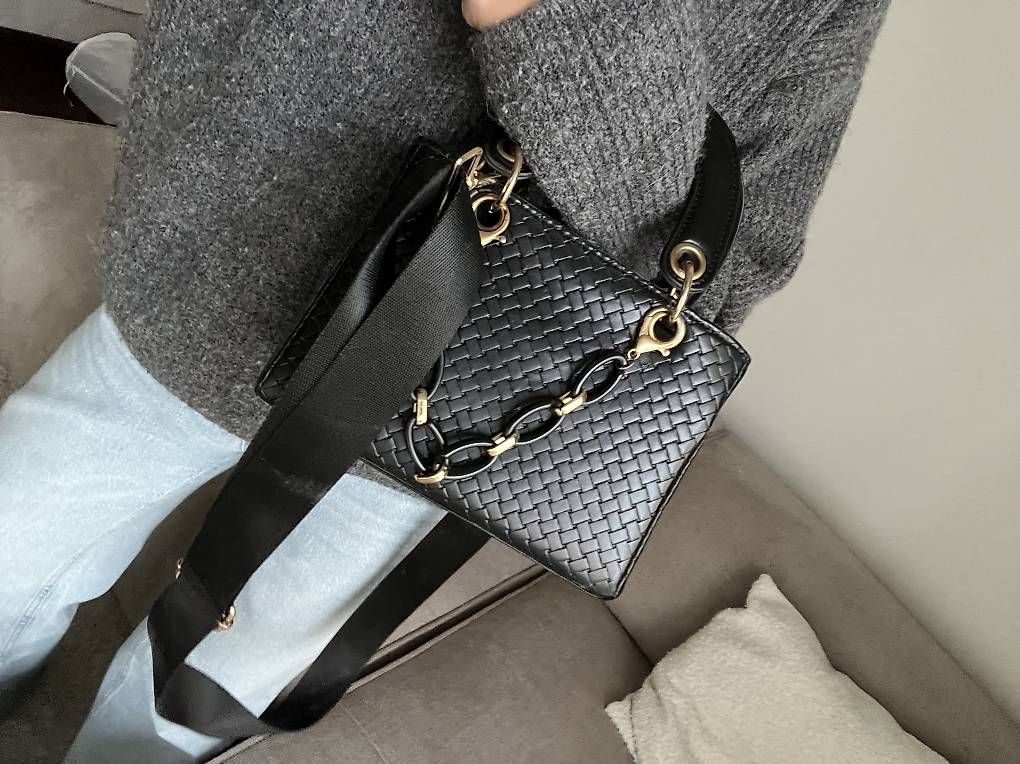 Borse da donna: Tasche Handtasche Schwarz – Usato da Kloten venduto da Nelx_YZ5 2