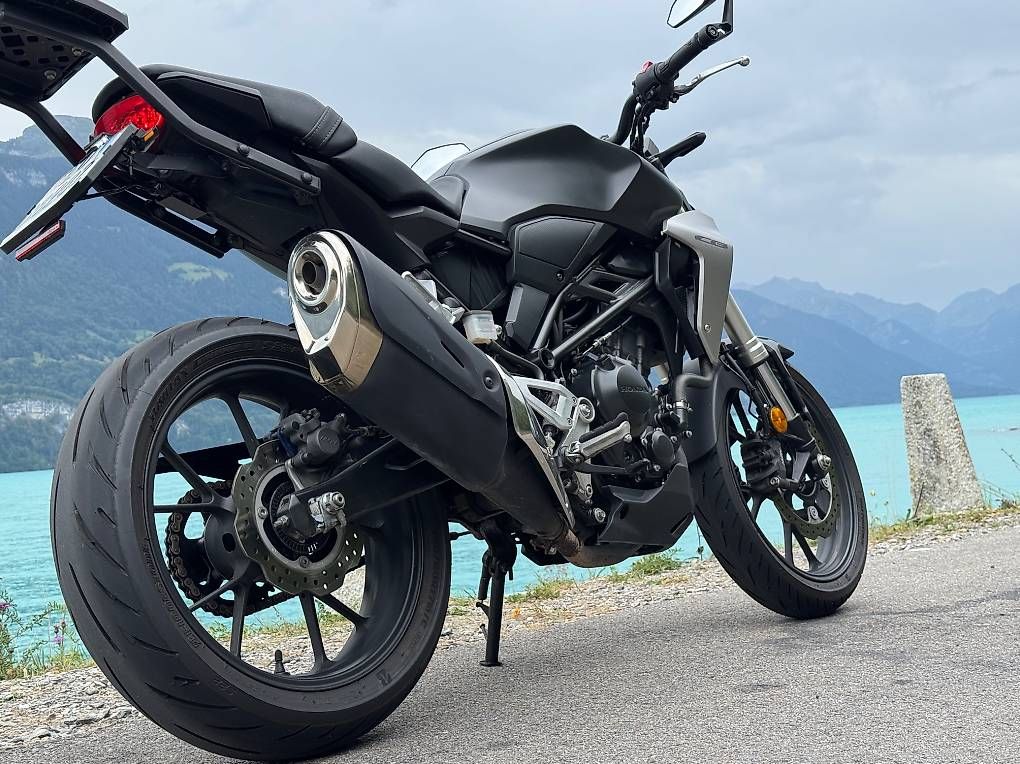 Honda Strada: Honda CB300R Schwarz – Usato da Root venduto da Shadow86 1