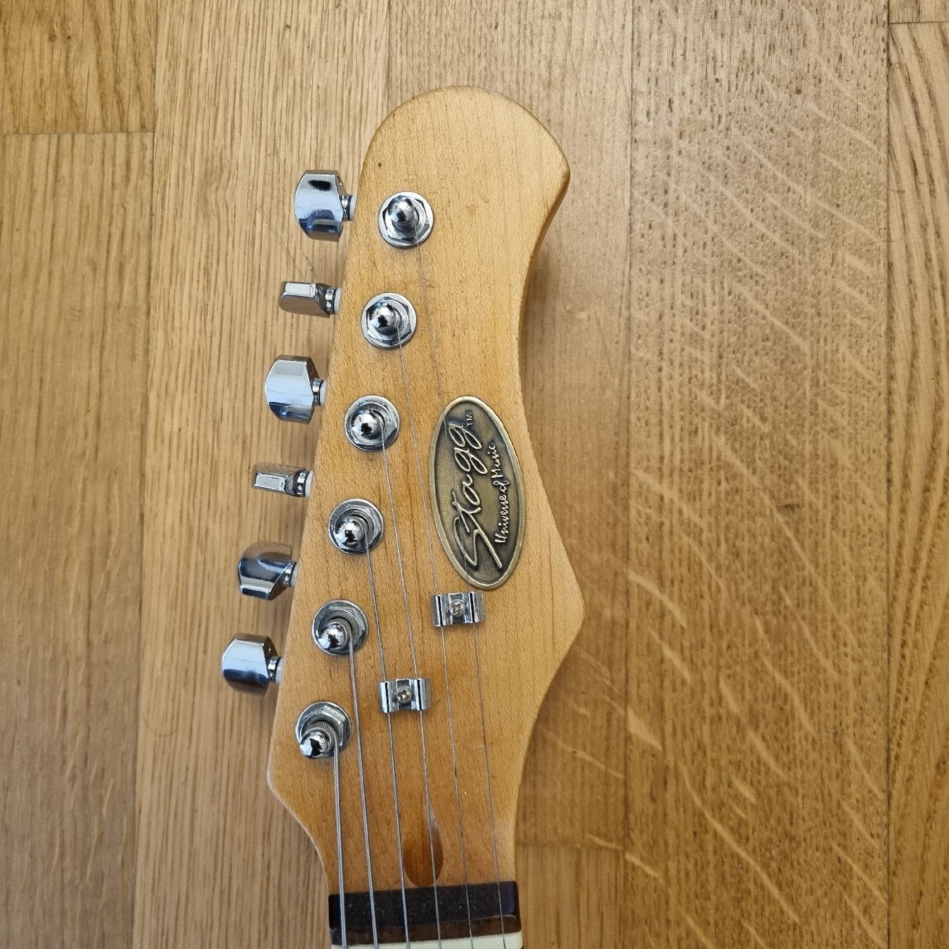 Strumenti musicali: E-GITARRE & Gitarrentasche – Usato da Biel/Bienne venduto da Ressourceraum 2