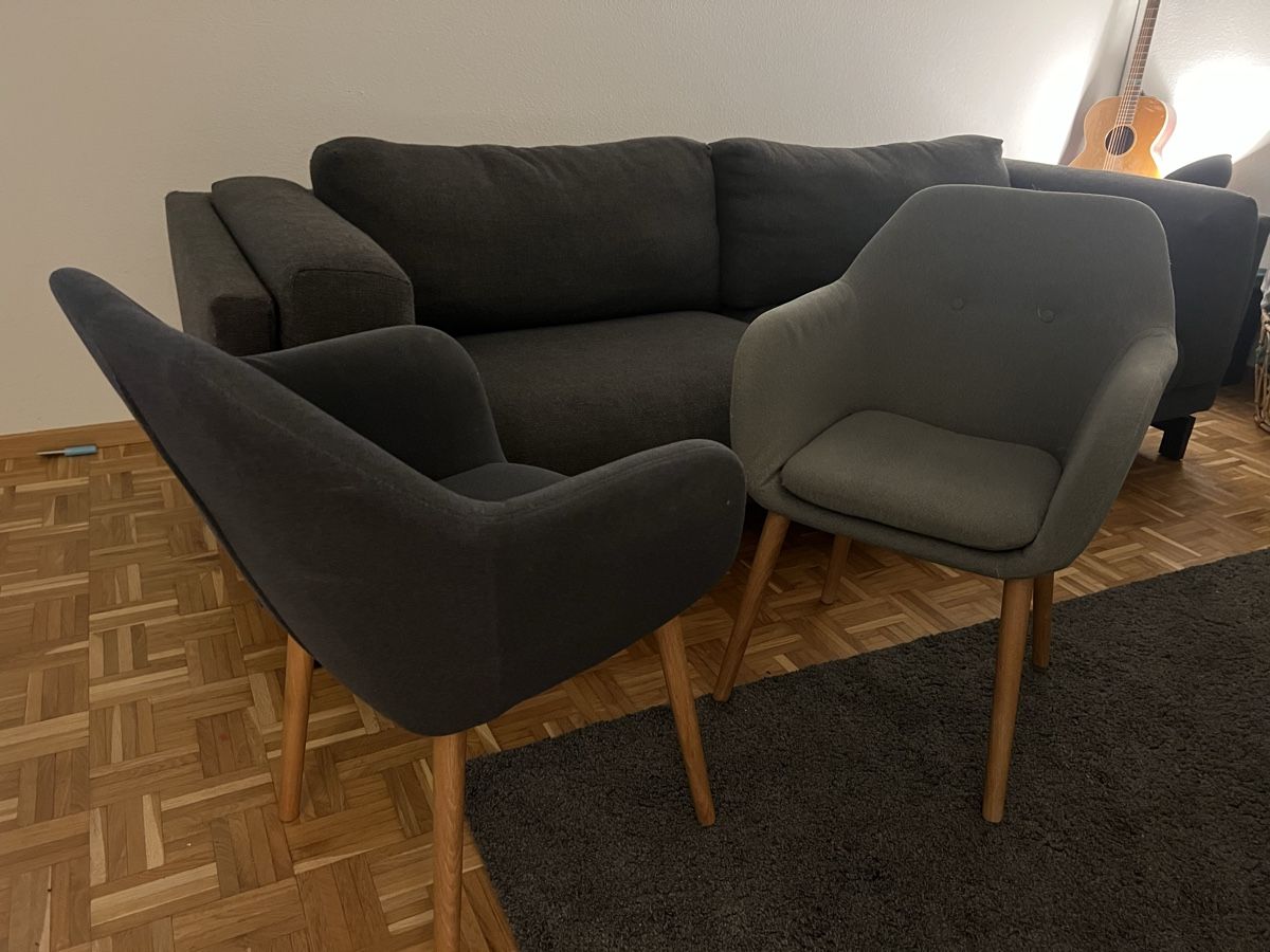 Poltrone: 2x Sessel dunkelgrau und Hellgrau mit Holzbeinen – Usato da Dielsdorf venduto da zur_l8bs 1