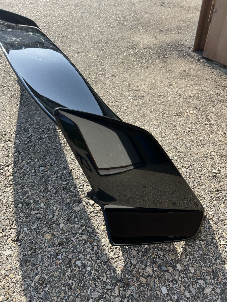 Honda Tutti pezzi di ricambio auto: Honda civic type R FK2 aileron – Difettoso da Cernier venduto da Apriliars31 4