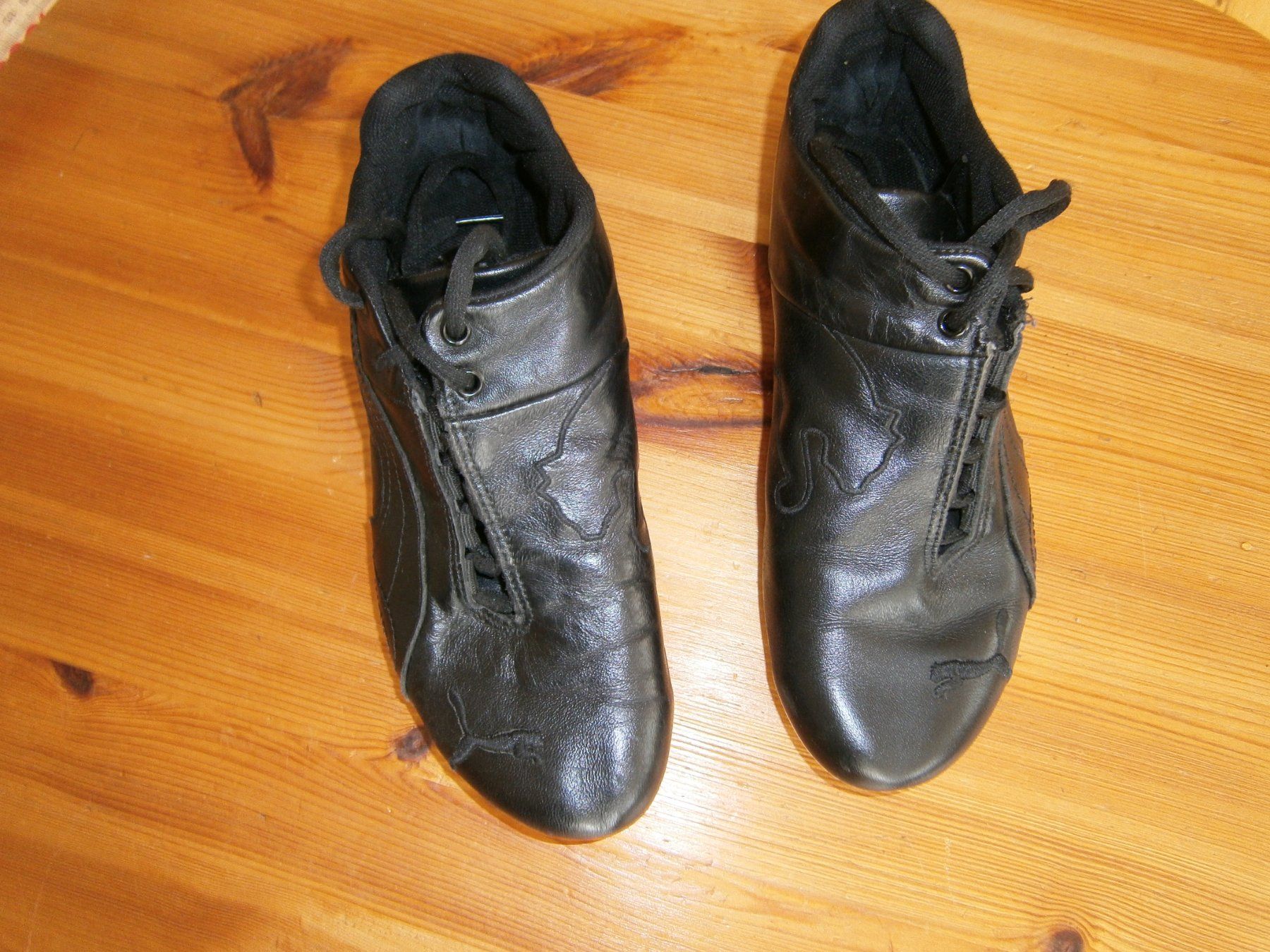 Puma Schuhe für Jungen: Puma Schuhe Gr. 37 – Gebraucht aus Glarus von swimmy 6