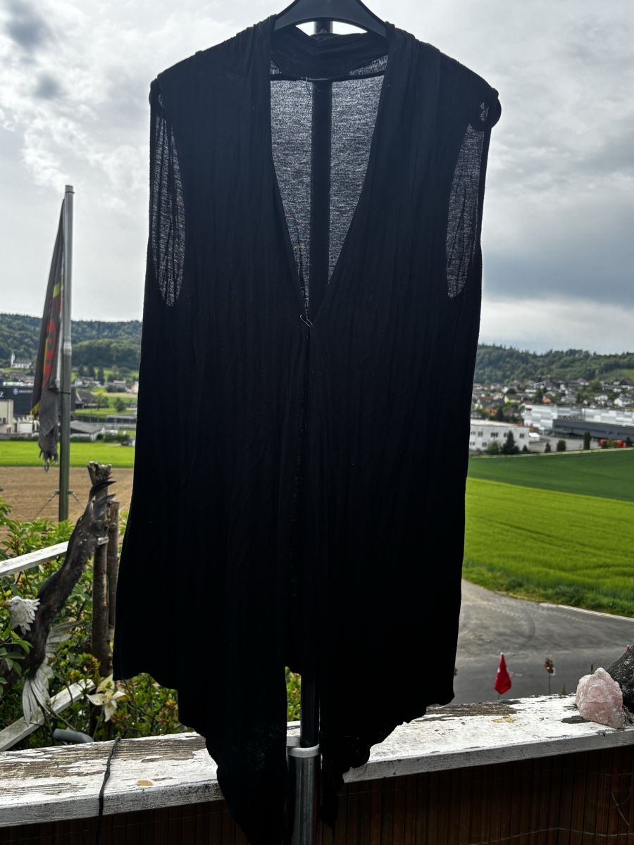 Gilet & Giacche senza maniche: Schwarzes Gilet  – Usato da Walterswil SO venduto da Sunshineyupi