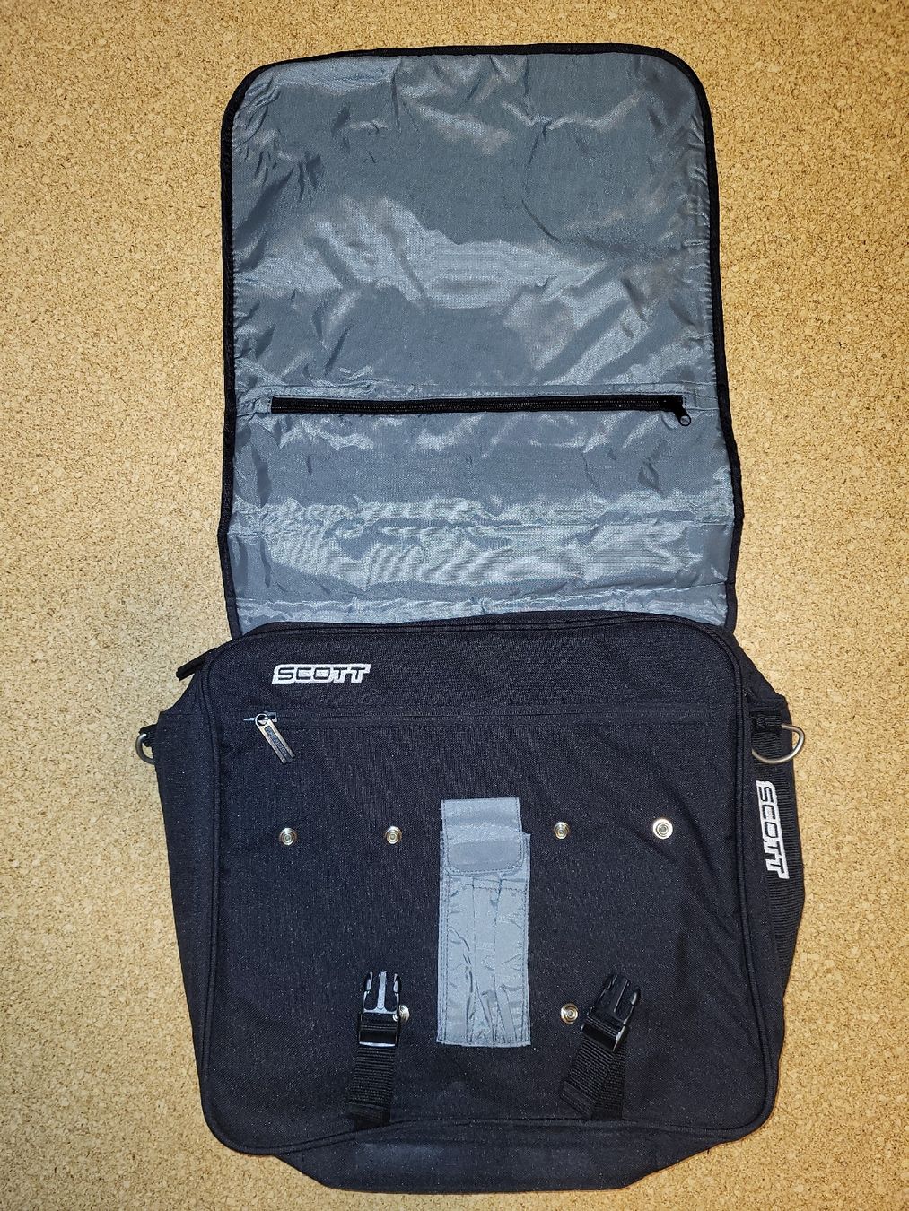 Scott Borse: Scott Umhängetasche / Messenger Bag schwarz – Usato da Zollbrück venduto da Swissrace2 2