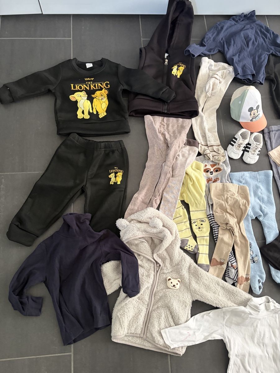 Lotti & Set di vestiti: Baby Kleider Paket Grösse 3Monate - 24Monate – Usato da Amlikon-Bissegg venduto da Semi.B. 1