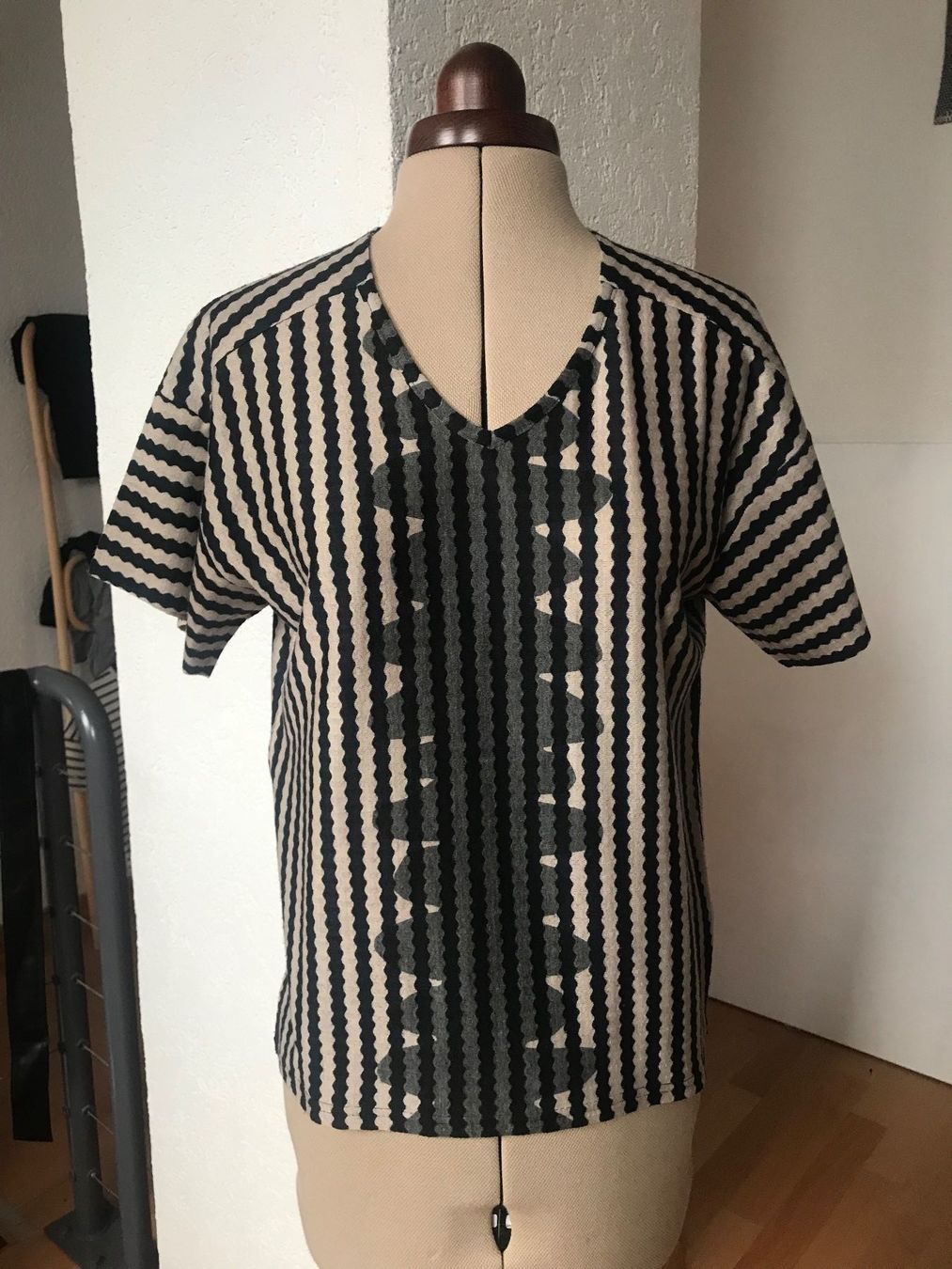 T-shirt: T-shirt Cotélac bleu/beige taille S – Usato da Basel venduto da Maria-Alexa 1