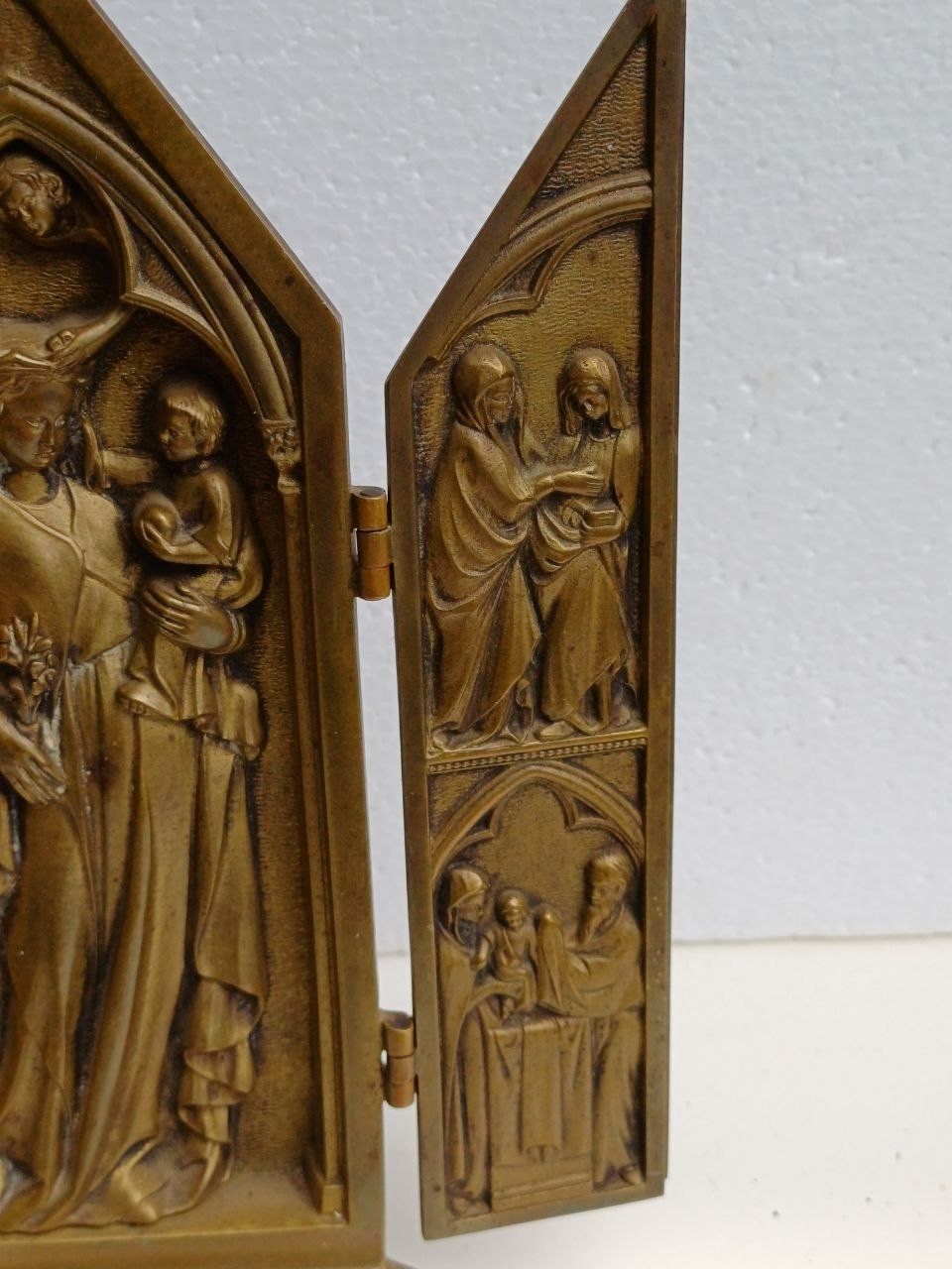 Skulpturen & Statuen: Klappbares Triptychon aus Bronze – Gebraucht aus Bern von Yunkom 3