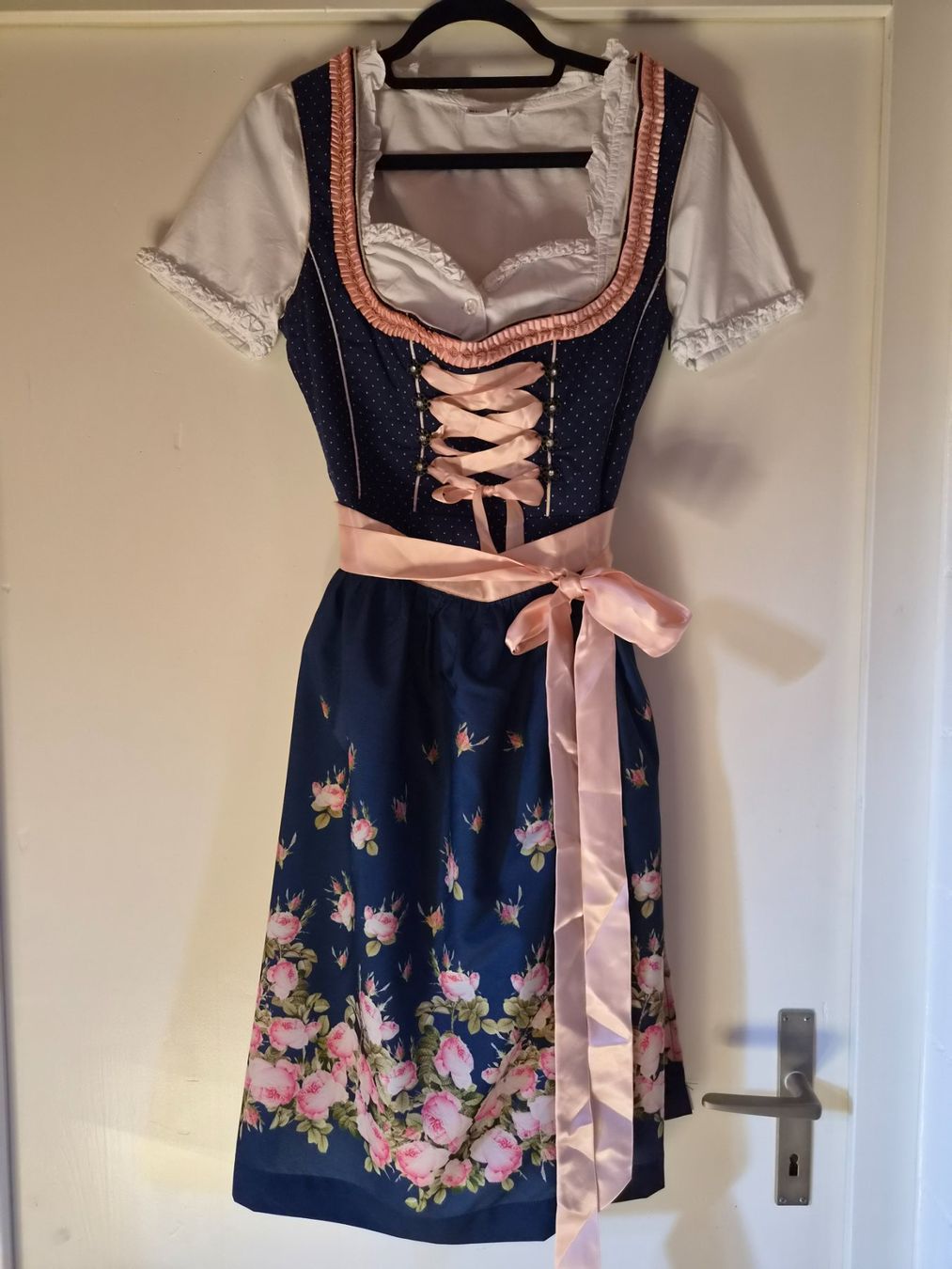Vestiti: Dirndl von MarJo – Usato da Herrliberg venduto da hae_ym7p
