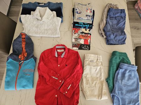 Kleines Jungen Kleiderpaket Grösse 122/128 total 17 Teile!