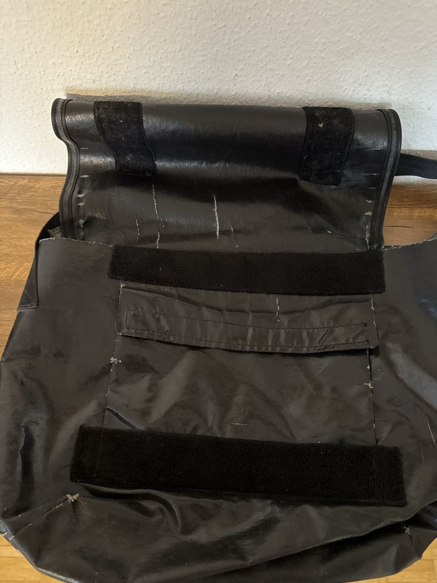 Freitag Borse: Sac FREITAG noir, très utilisé – Usato da Brügg BE venduto da Goob 5