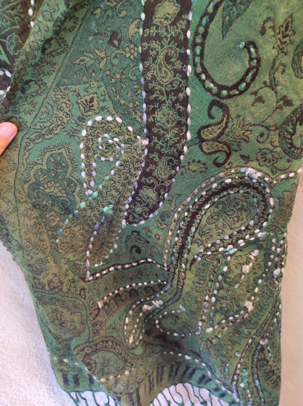 Foulard & Sciarpe: Schal warm mit Stickerei – Usato da Arni AG venduto da Rosen11 5