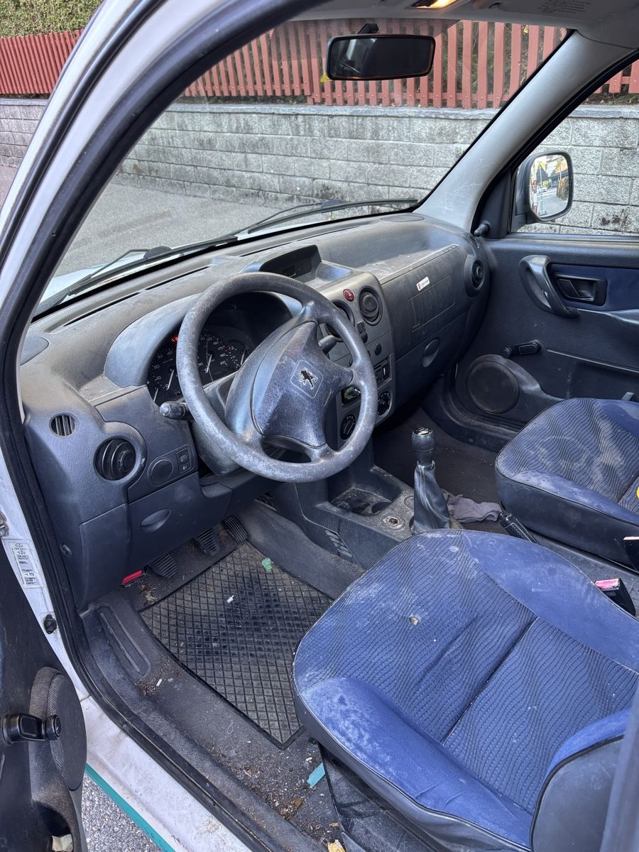 Peugeot Veicoli commerciali: Peugeot Partner 1.4i – Usato da St. Gallen venduto da lor_65bk 6