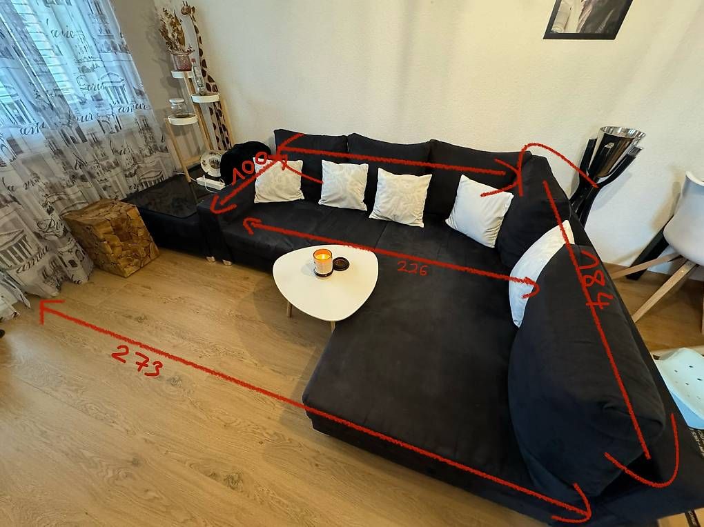 Divani: Canapé dangle en daim noir – Usato da Yverdon-les-Bains venduto da Tiffany_92