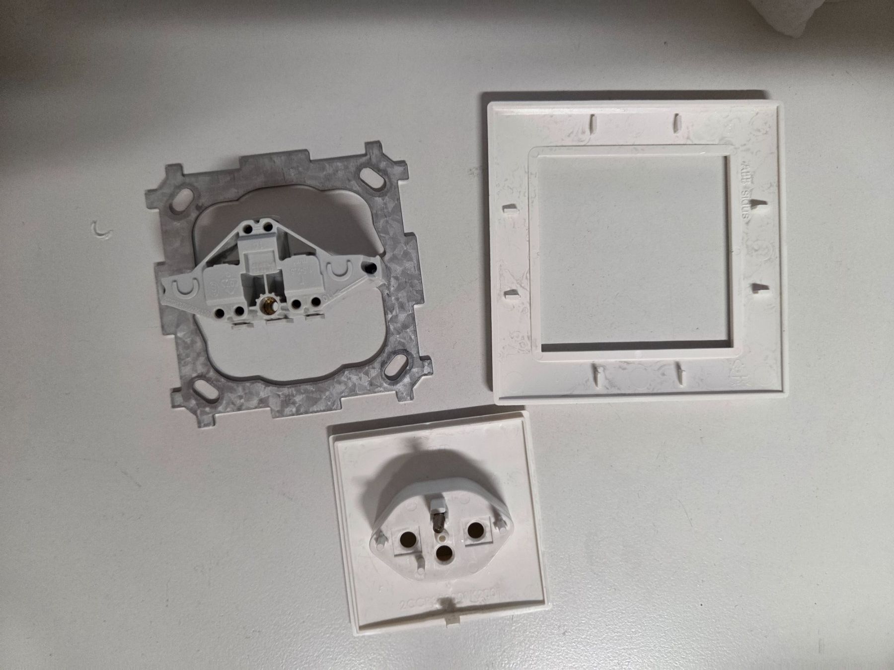 ABB Fiches d'alim.: ABB Steckdose T13 Typ13 UP – D'occasion à Zürich par eymen20 4